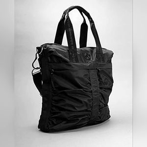 Lululemon Fast in Flight Bag, Black